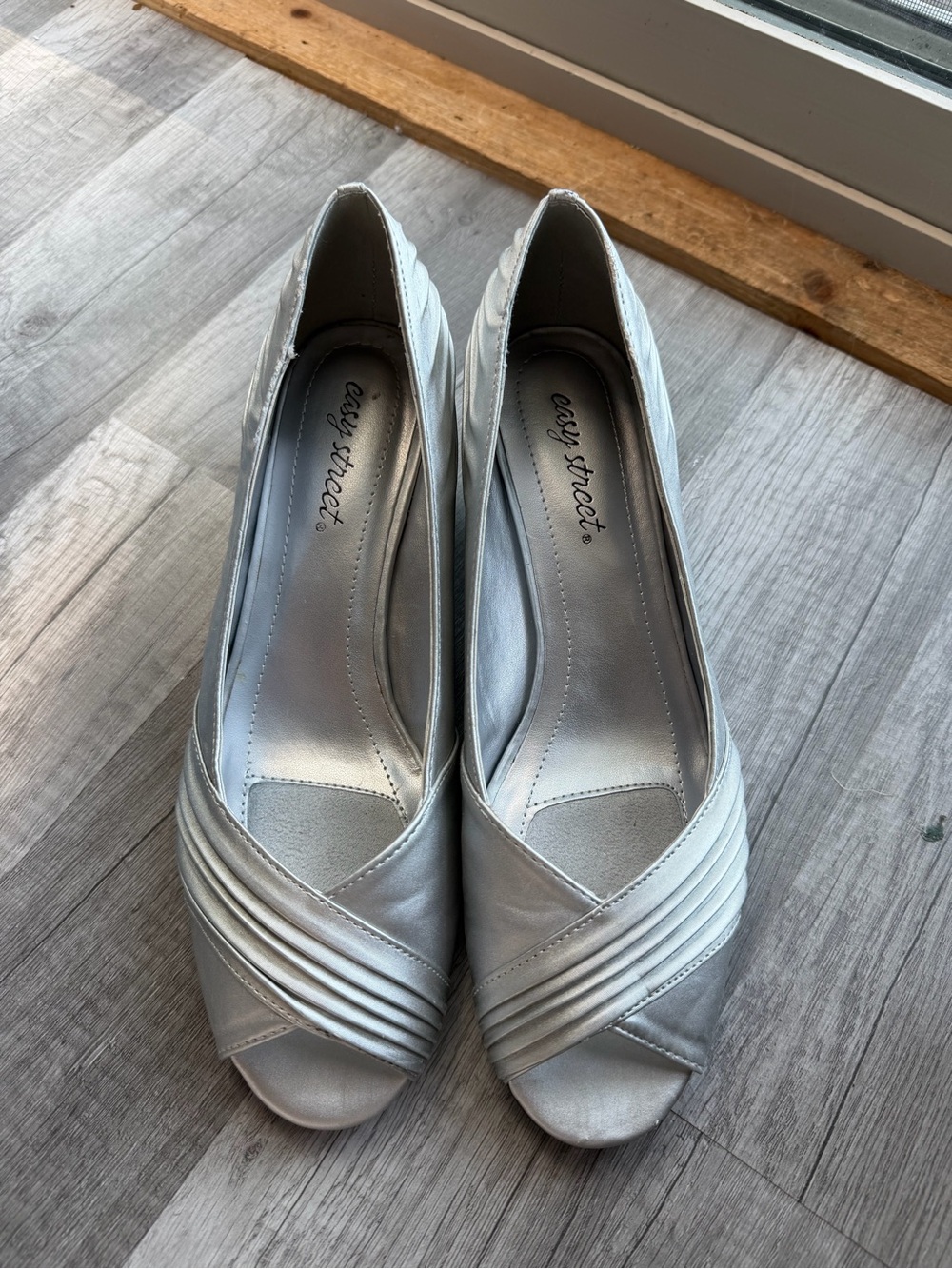 easy street Silver Women's Peep-Toe Heels